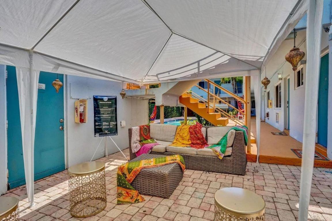 Appartement Secluded Hollywood Studio Walk To Beach Boardwalk à Dania Beach Extérieur photo