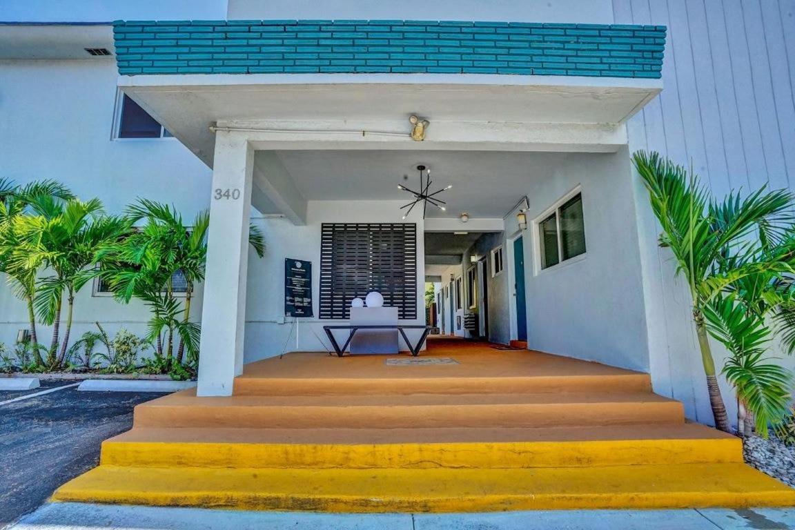 Appartement Secluded Hollywood Studio Walk To Beach Boardwalk à Dania Beach Extérieur photo